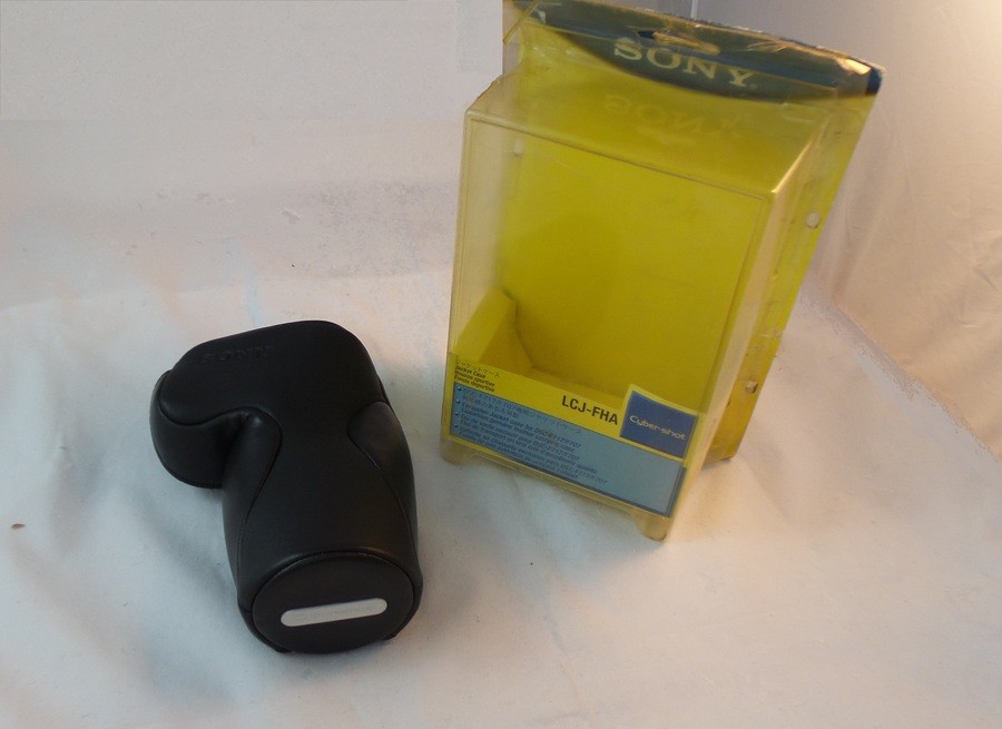 Sony Lcj-fha Deluxe Custom Fit Case for Dsc-f707 Dsc-f717 Digital