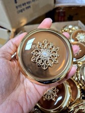 The History of Whoo Cheongidan Radiant Essence Cushion Shade 21. New no box