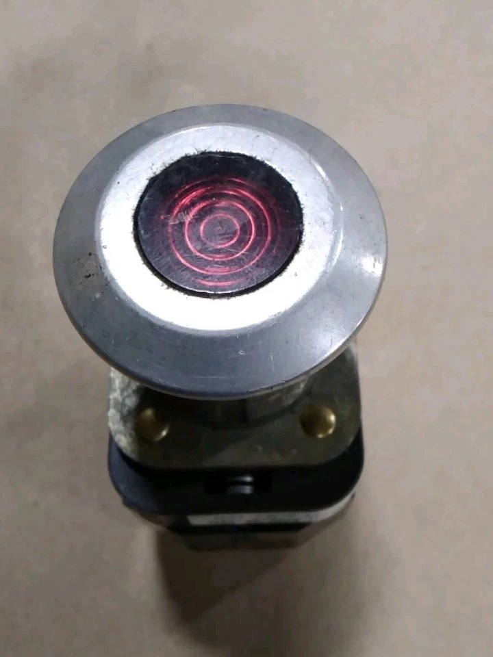 Allen Bradley 800T-FXP16 A1 Red Pushbutton E28 - Image 2 of 3