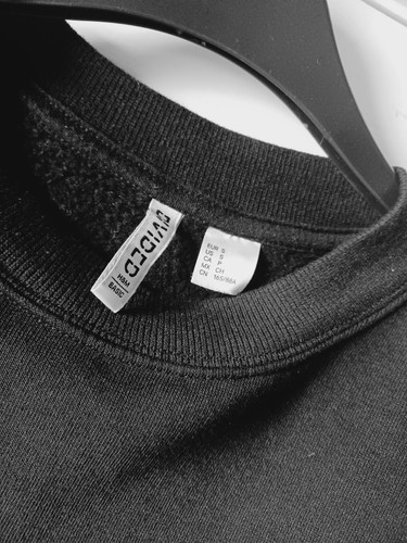 H&M Cropped Sweatshirt, Black, Long Sleeves, Loose Fit, Small - Picture 3 of 7