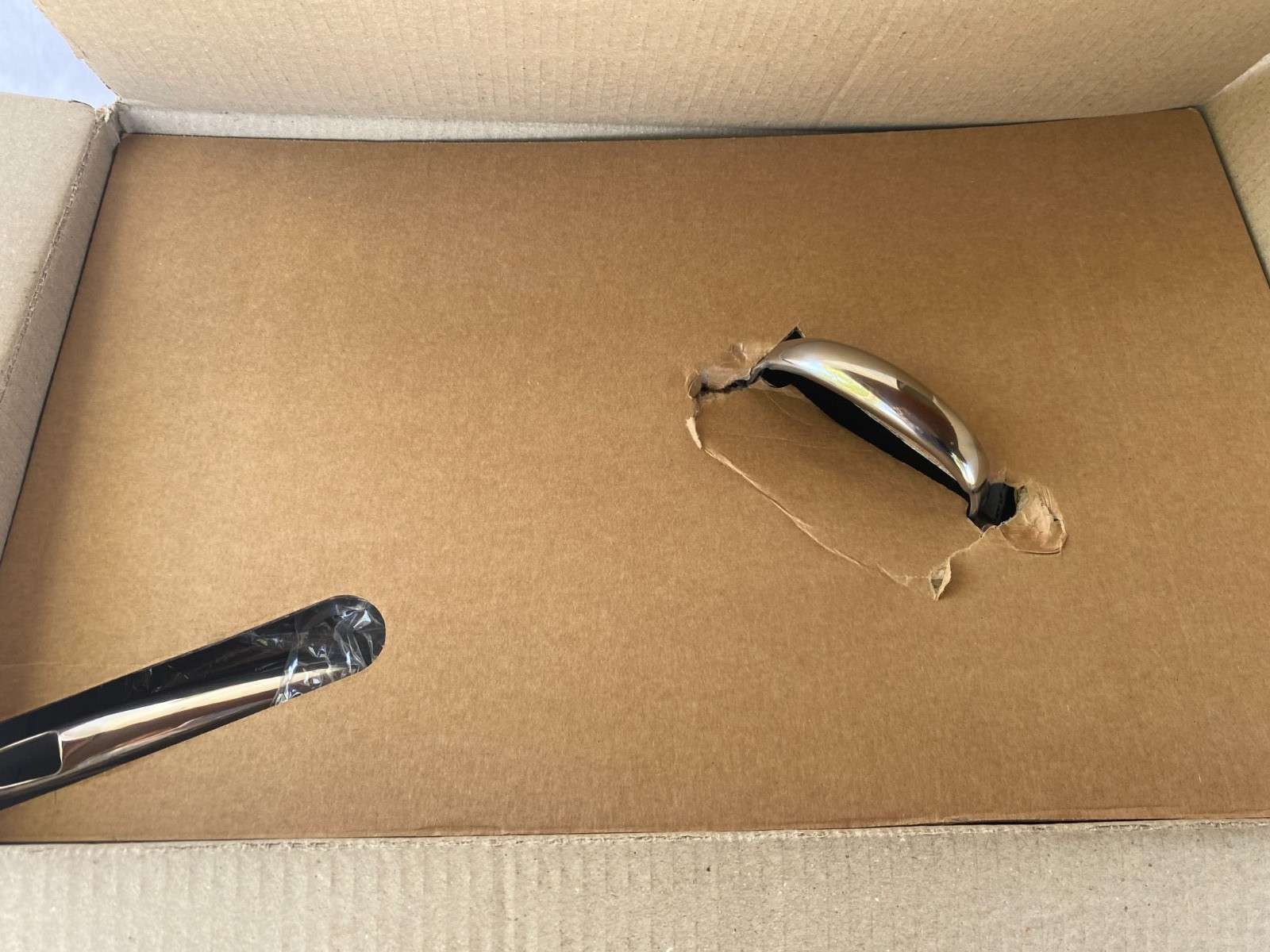 COOK'S ESSENTIALS..HARD ANODIZED..NONSTICK..3 QT..FRYING..9.5" SKILLET..LID..NIB