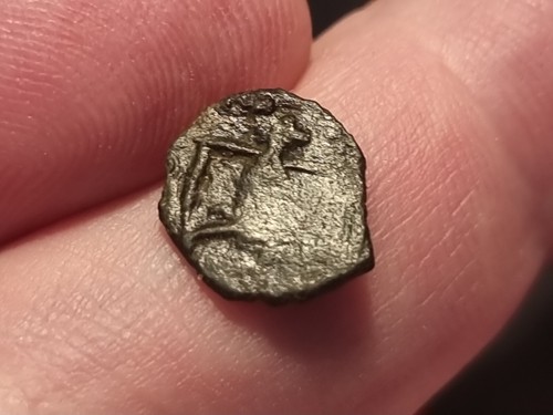 Roman bronze unresearched coin found in Yorkshire, Britain uncleaned con. LA169w