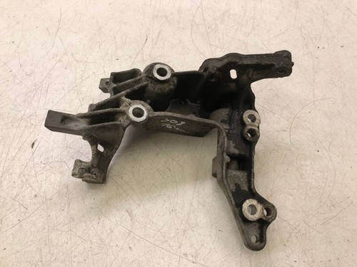 Peugeot 308 2016 Diesel 73kW Engine mounting bracket 9804121180 DEU31306 - Picture 2 of 3
