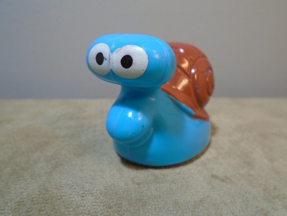 MINIATURE PLASTIC SNAIL PULL BACK ROLLING ACTION 1.5” X 2” FIGURE