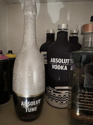 Absolut Vodka Tune V2 Sparkling 750ml Limited Edition full and sealed 