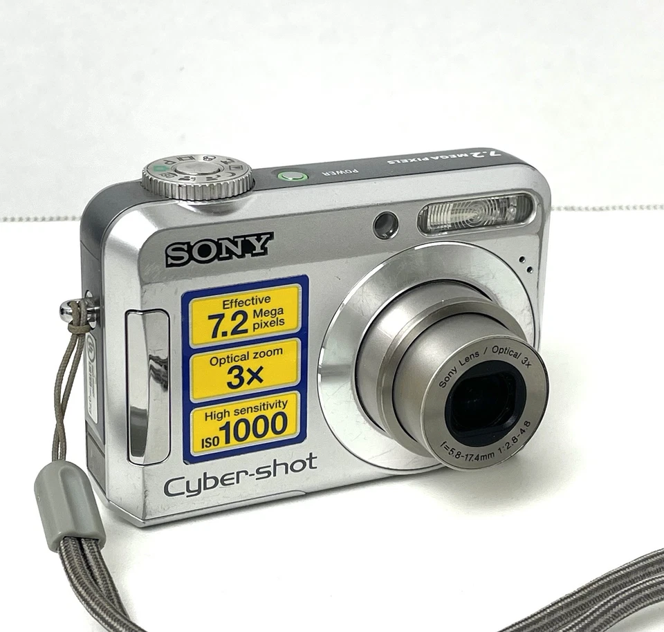 Sony Cyber-Shot DSC-S650 7.2 MP Digital Camera & 1GB Memory Stick & Soft Case - Image 3 of 4