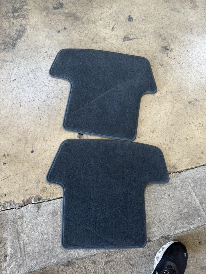 Porsche 992 911 Floor Mat Set Blue Front And Rear - Image 4 of 4