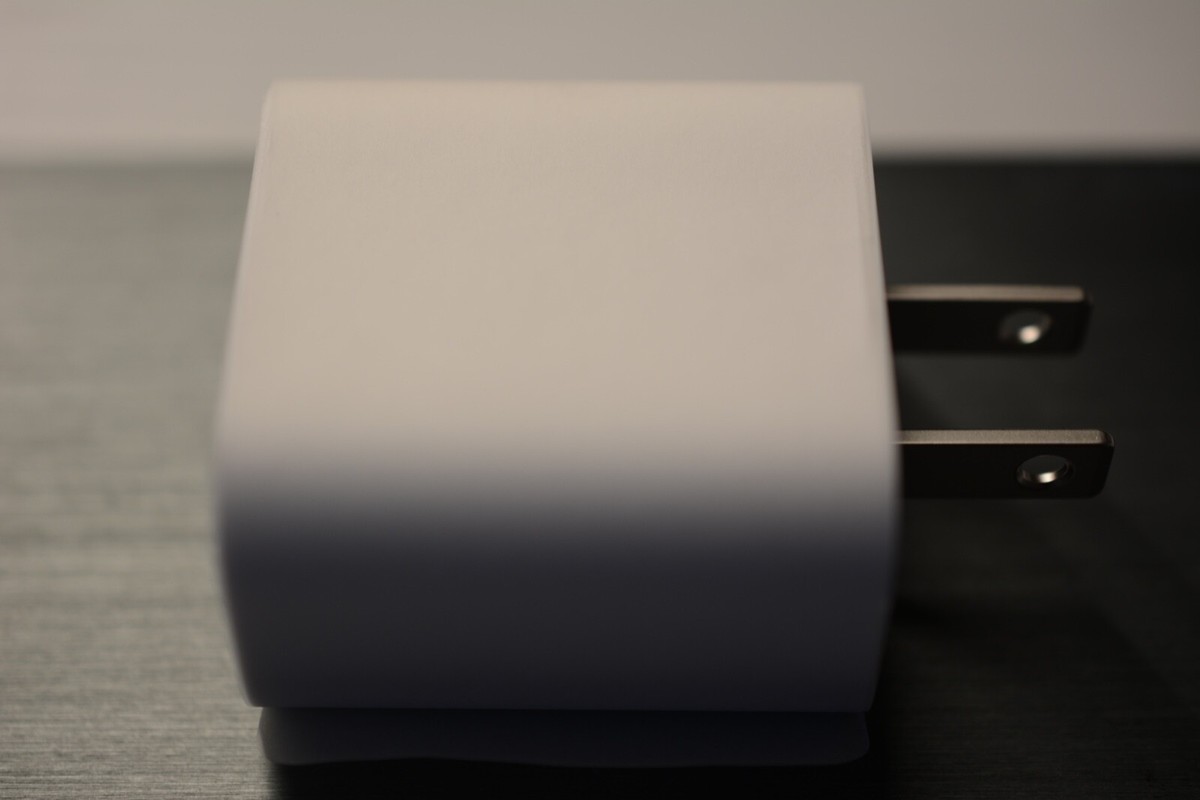 Apple Genuine OEM 20W Charger USB-C Power Adapter iPad iPhone 12