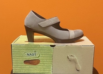 Naot Abbracci elegent MaryJane look is a must for any event.