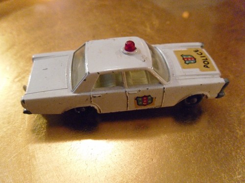 Lesney Matchbox Series #55/59 White Ford Galaxie Police Car c.1966 - Picture 5 of 7