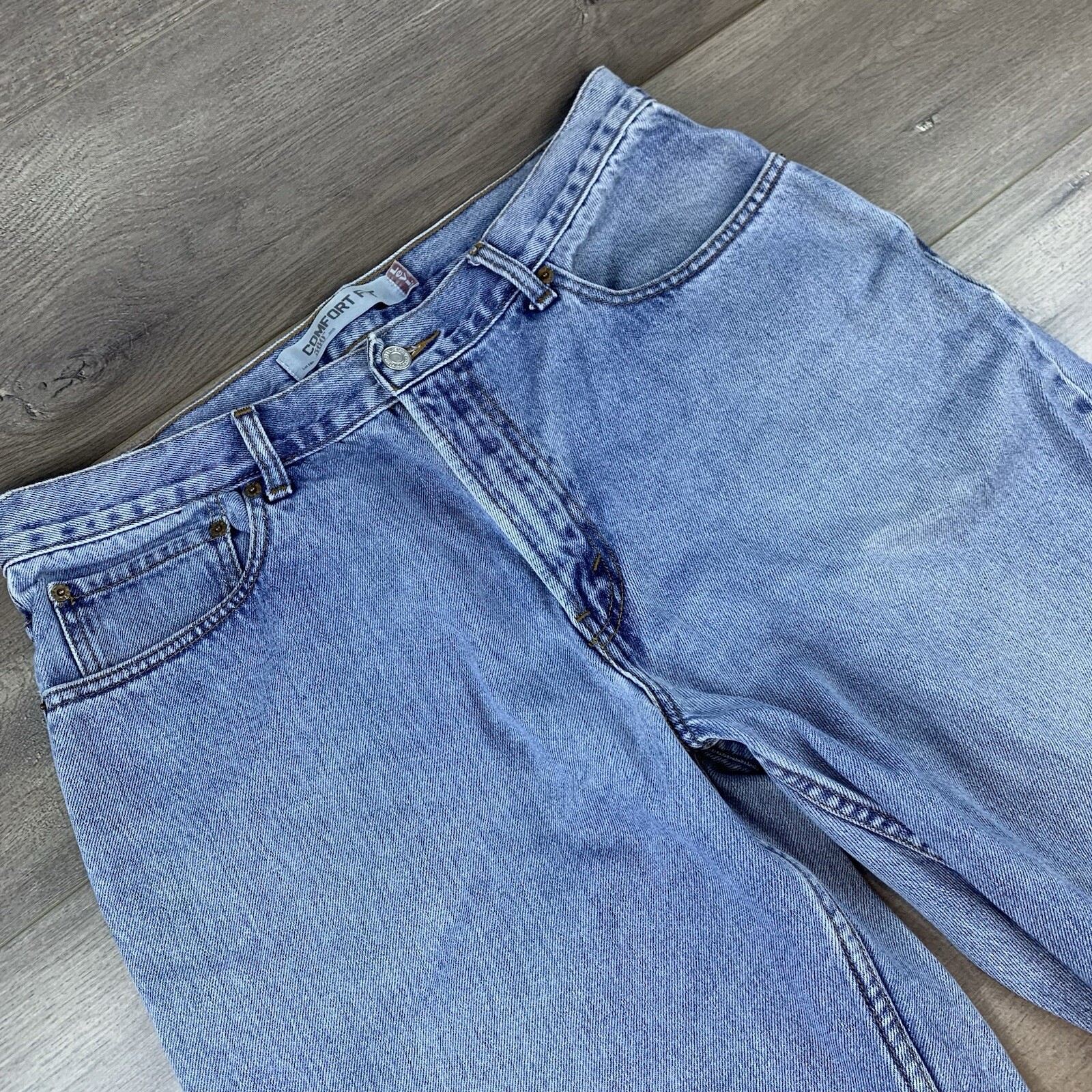 Levis 560 Jeans Mens Size 36 x 32 Comfort Fit Blue Light Wash Denim Vintage 90s thumbnail 3