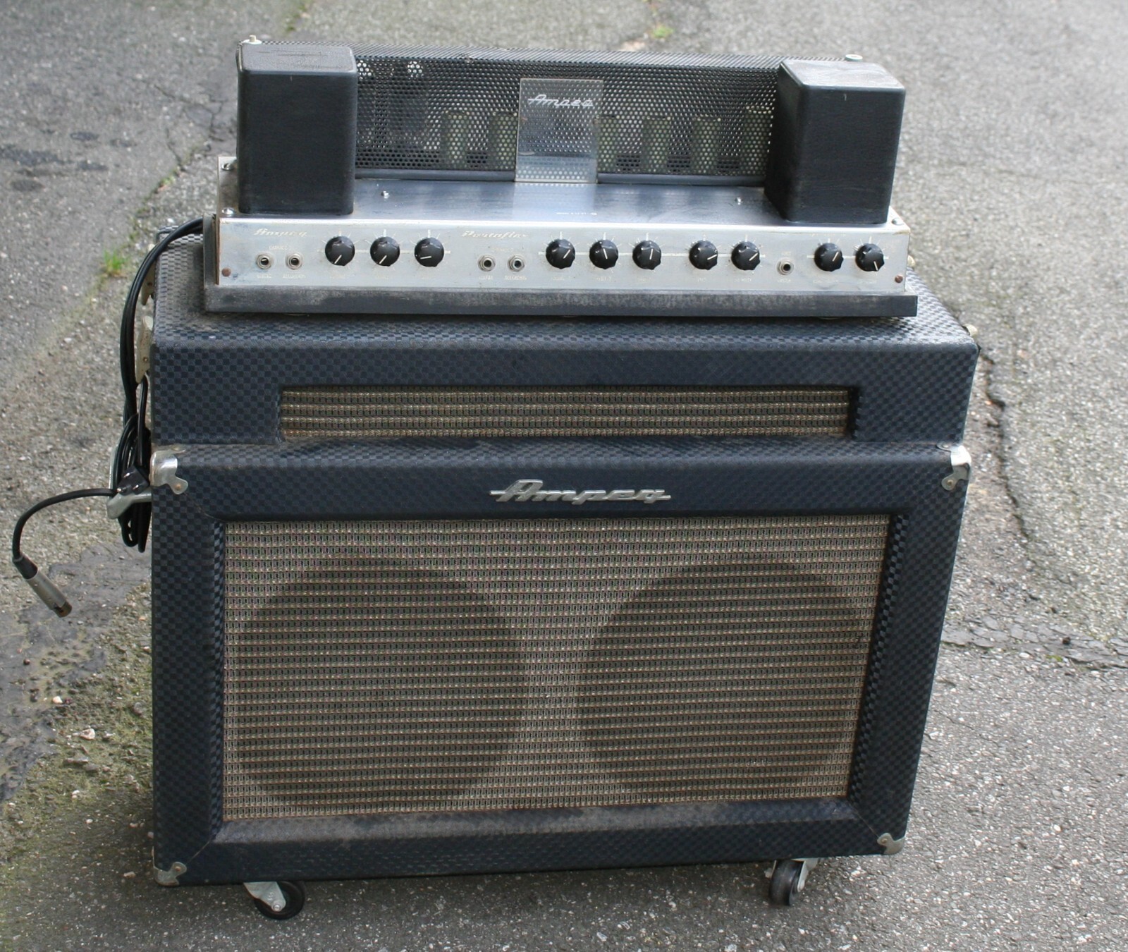 AMPEG PORTAFLEX B12 XT 2 12" SPEAKERS FLIP TOP VERY POWERFUL RARE