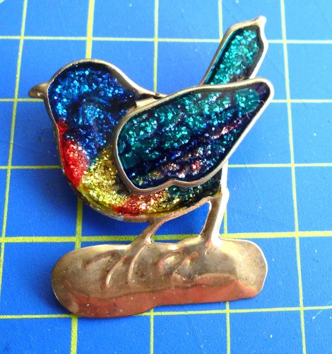 Brooch. VINTAGE. 1980s. Gold Coloured. Glitter Enamel ROBIN. Approx 1.5 ins