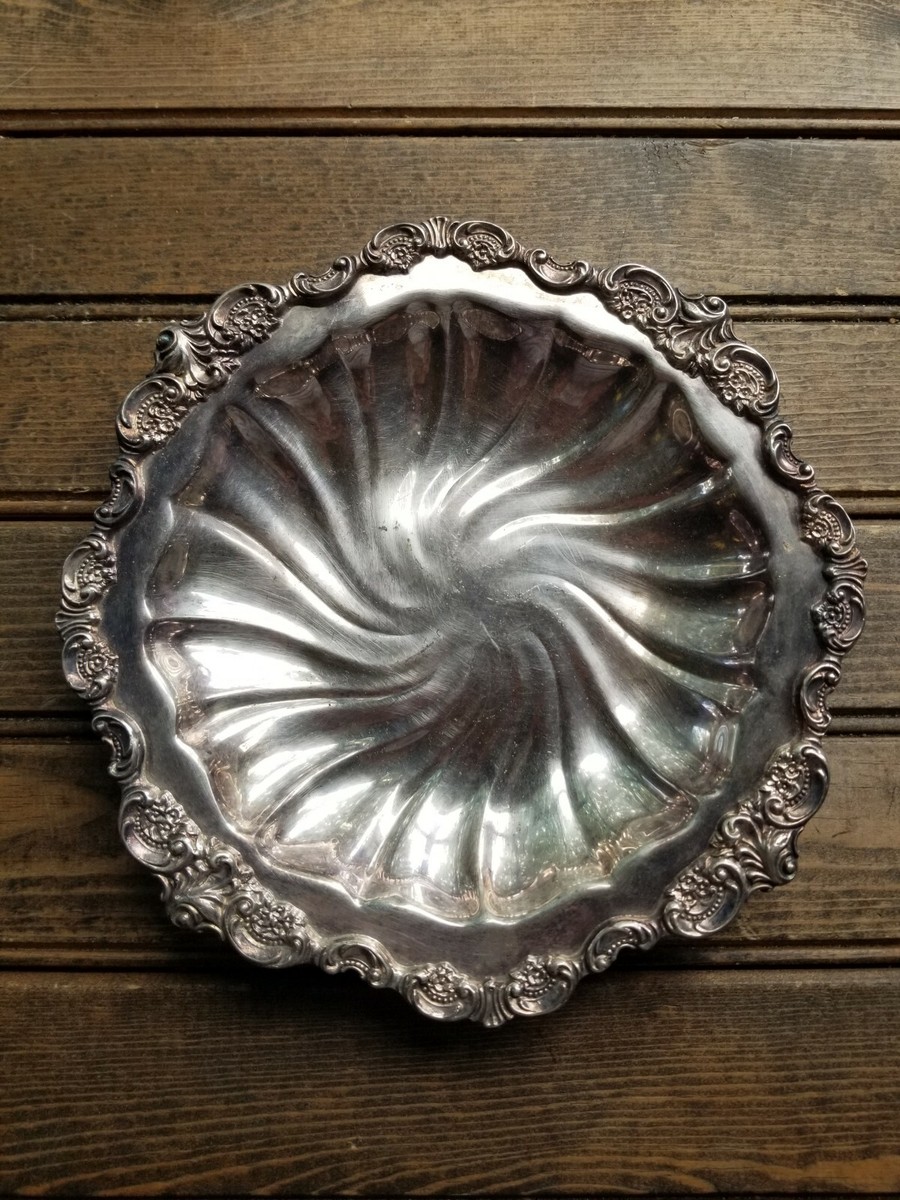 Wallace Baroque Silver Plate Vegetable Serving Bowl 8 3/4 Round