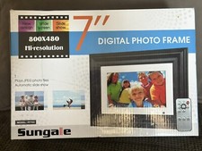 Sungale PF703 7" Wide Screen Hi-Resolution Stand/Wall Mount Digital Photo Frame