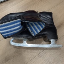 Vintage Ice/Figure Skates Mens size 9 Canada Black Sheffield Steel Retro Lining