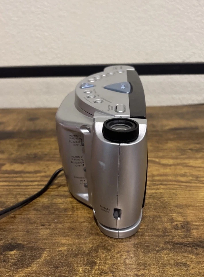 Emerson Research Smart Set CKS3516 Alarm Clock AM/FM Radio Time Projector - Image 2 of 4