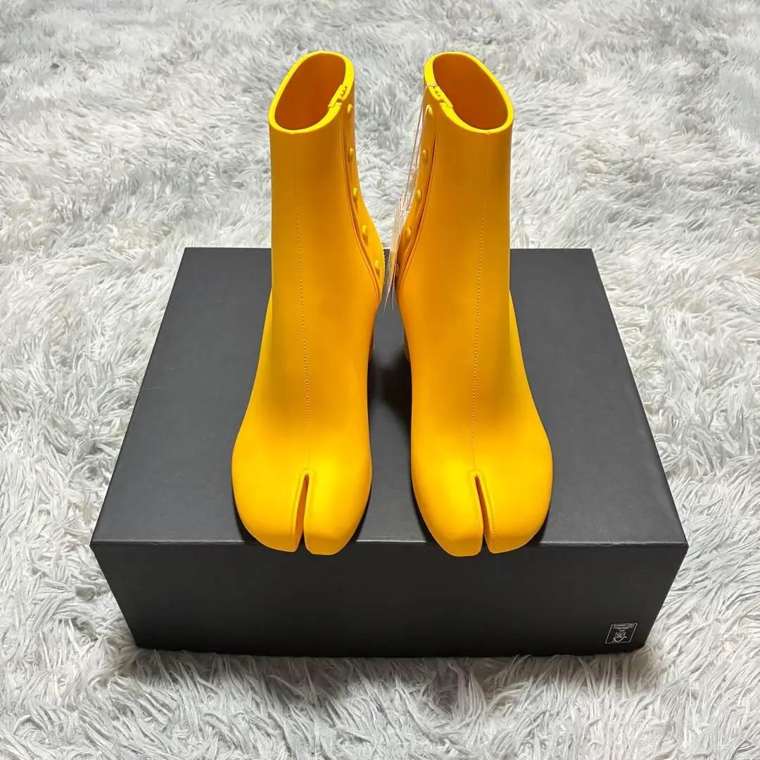 New) Maison Margiela Tabi Rubber Boots Yellow Cylinder Heel Rain