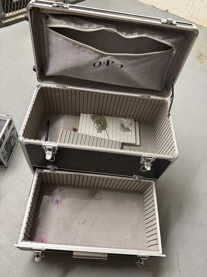 Esmalte de uñas Rolling Opi maquillaje pelo carro viaje maletero traje estuche mango negro Foto 3 de 4