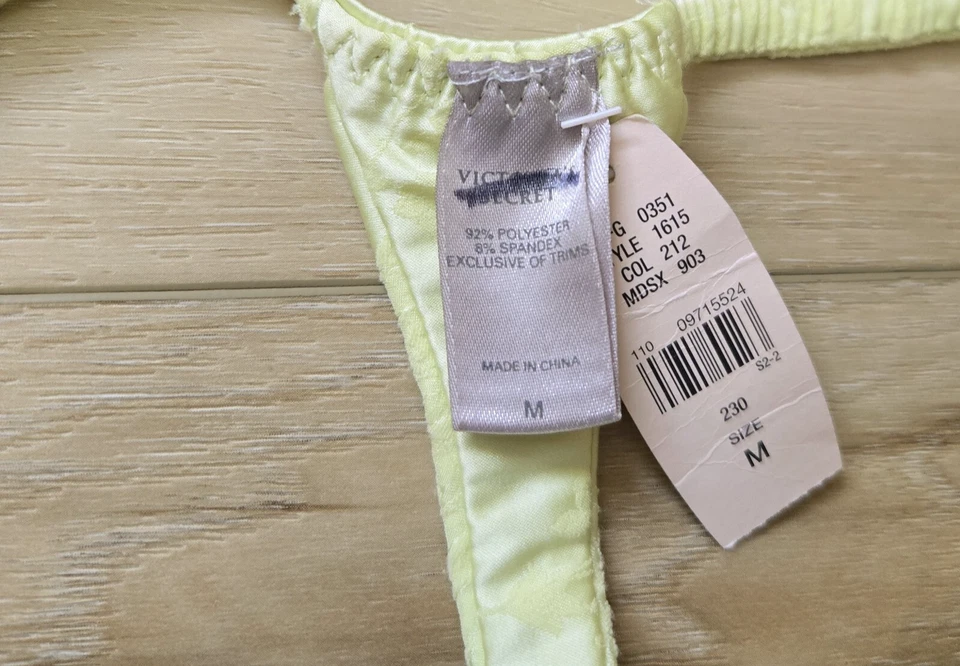 全新带标签 复古 2009 Victoria's Secret 压花缎面丁字裤内裤蝴蝶结 M — 第 3/3 张图片