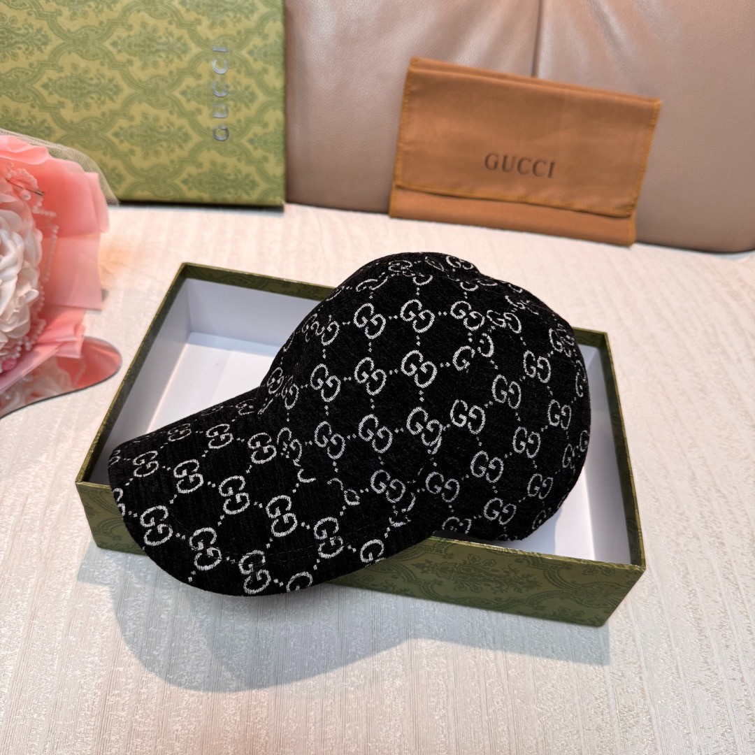 Gucci Hat Logo Basecall Cap Size M