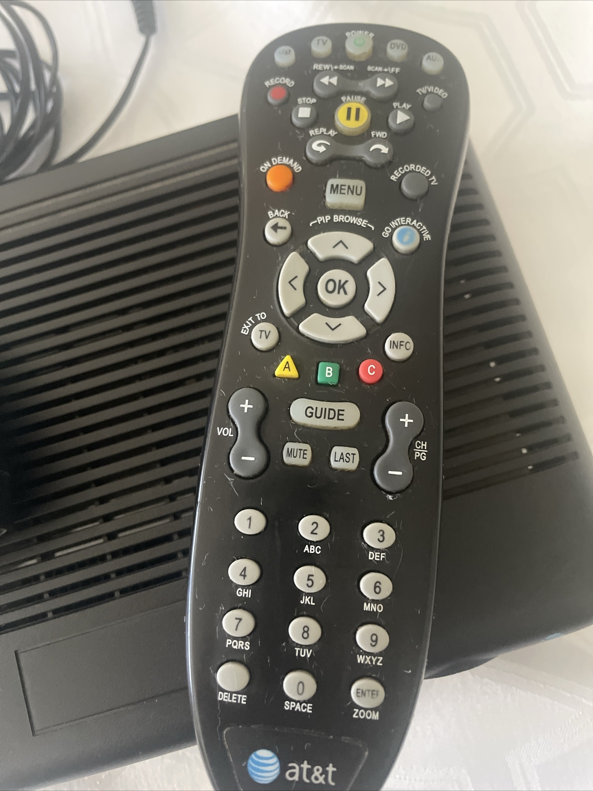 ARRIS VIP 2262 V2 AT&T UVerse CABLE & TV BOX. Includes power adapter