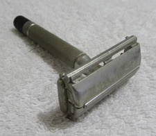 Vintage Gillette Safety Razor - Black Tip 1960's