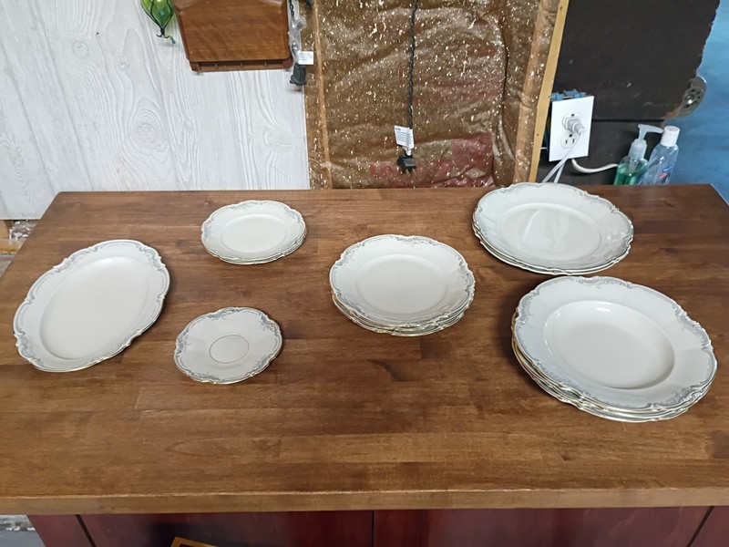 Vintage Hutschenreuther Selb porcelain Chinaware, Gold Trimmed, German Made.