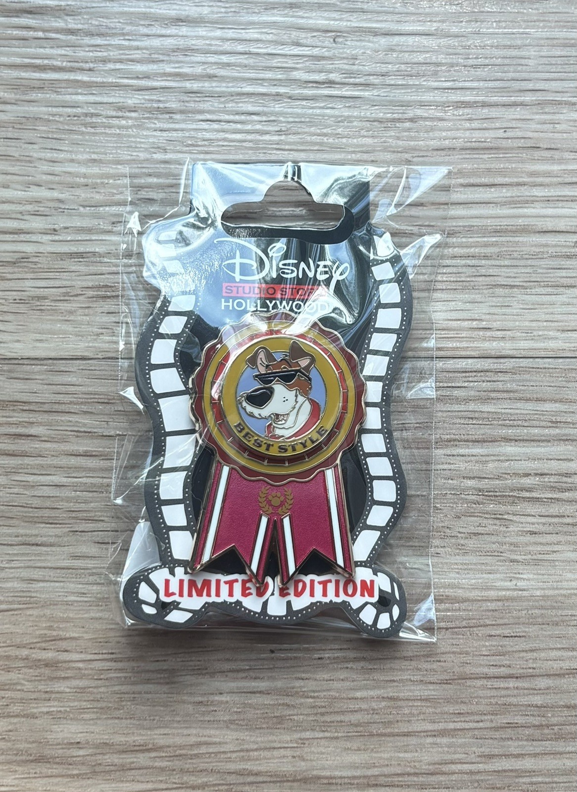 D23 Expo 2026 DSSH Best in Show Award Disney Pin LE 400 Oliver Dodger