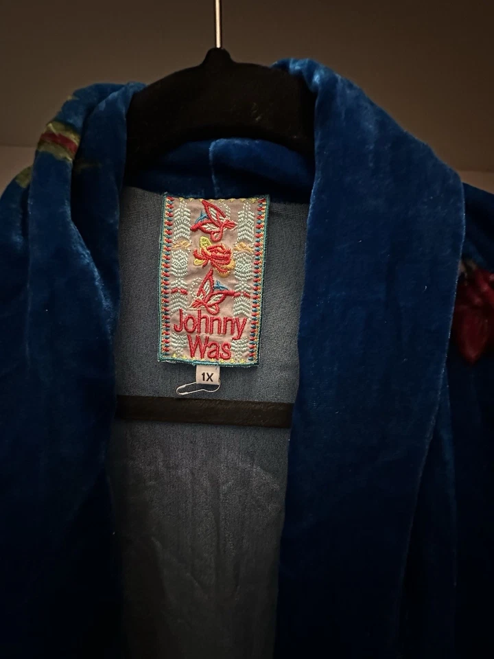 Johnny Was, Vivian Velvet Blue Floral Kimono 1X BLUE/Multi  $325-retail - Image 2 of 4