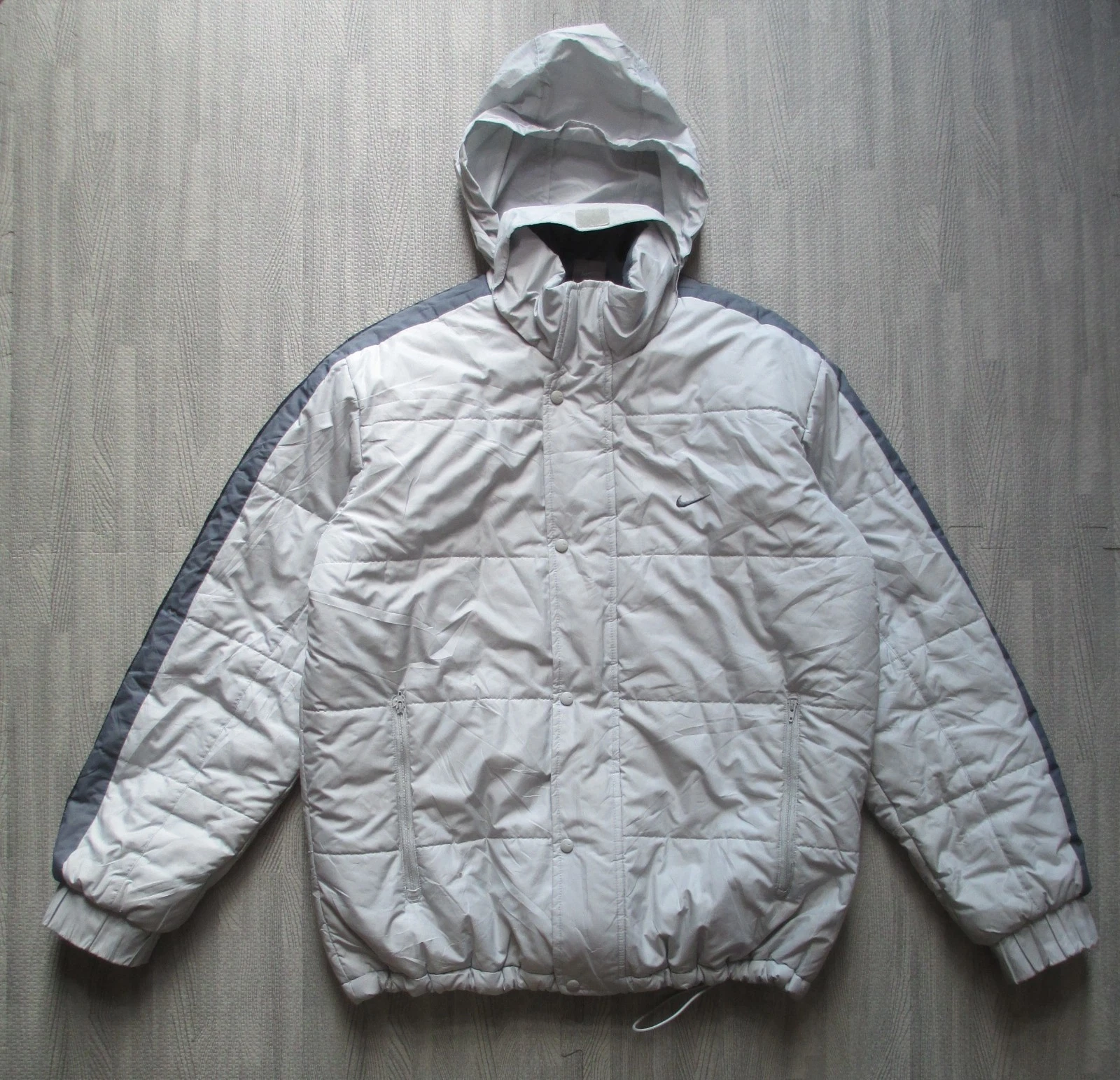 Nike Puffer Jacket Mens Medium Grey Hooded Coat Full Zip Pockets Hood Y2K