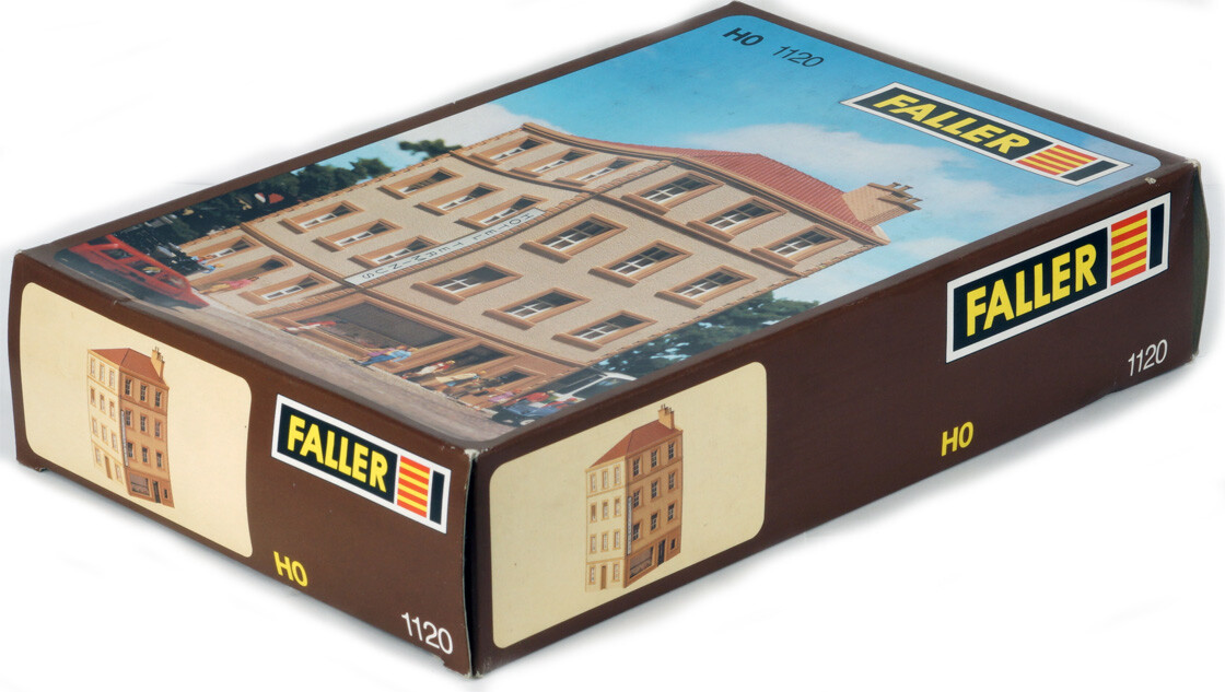 Maquette Ho 1/87 FALLER 131263 Maison avec toit en tuiles pour diorama