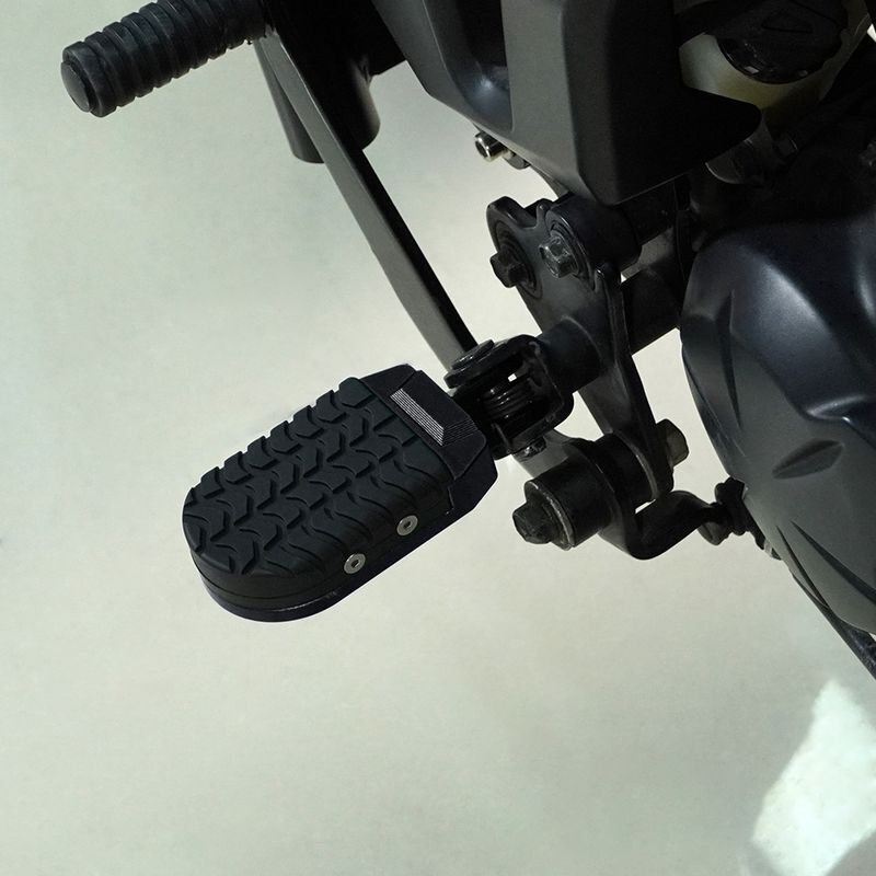 U-shaped Serrated Footrests Forward Pedals Fit For Kawasaki Z900RS