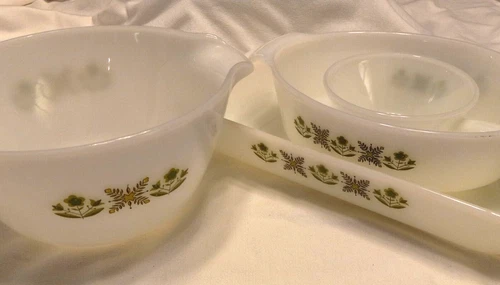 4 PC. VTG. FIRE KING ANCHOR HOCKING GREEN MEADOW BAKING/MIXING CASSEROLES BOWLS