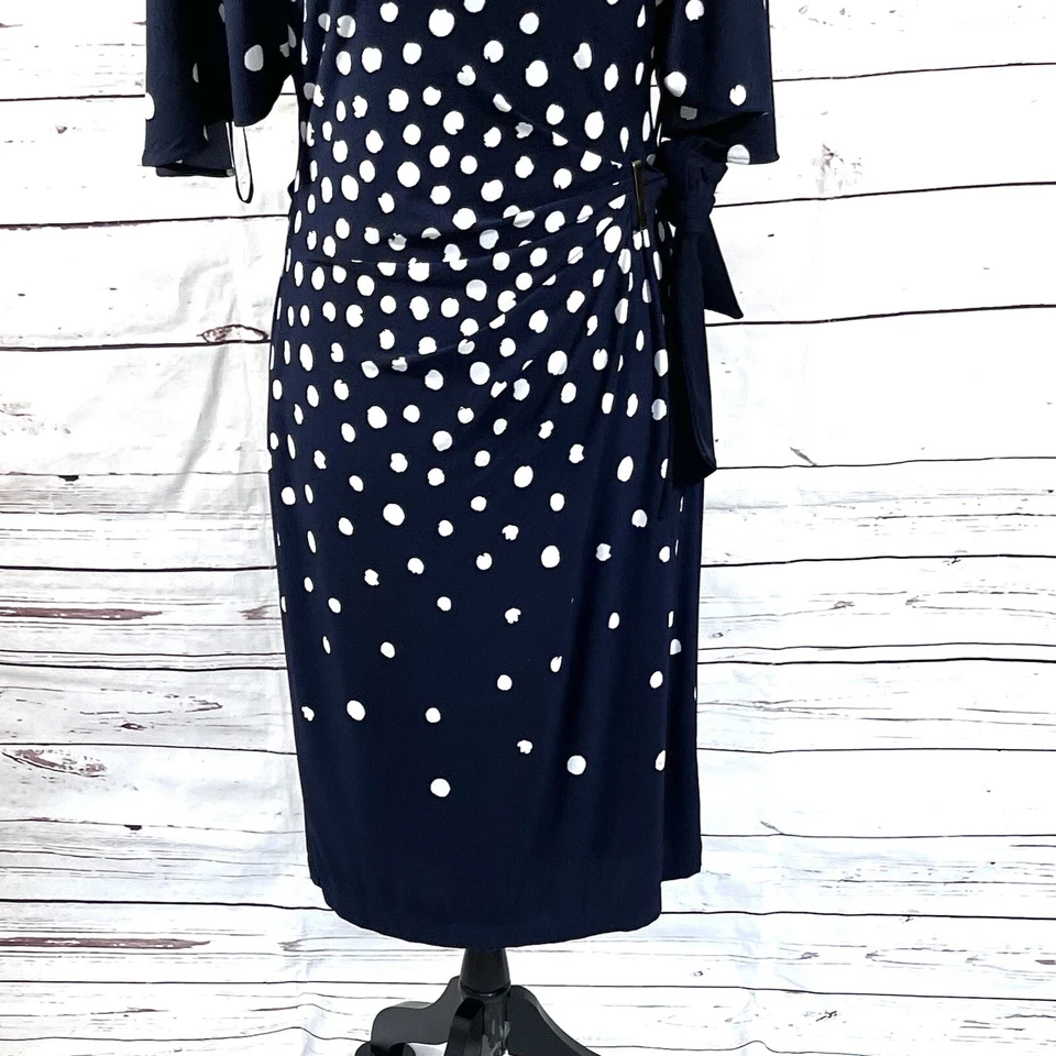 Платье Tahari Asl женское 8 синее/белое футляр футболка с искусственным запахом - Изображение 3 из 4