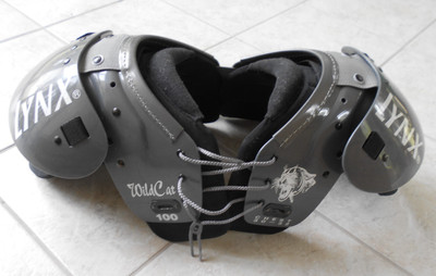 VTG LYNX WILDCAT 100 YOUTH FOOTBALL SPORTS SHOULDER PADS CHEST 30-32