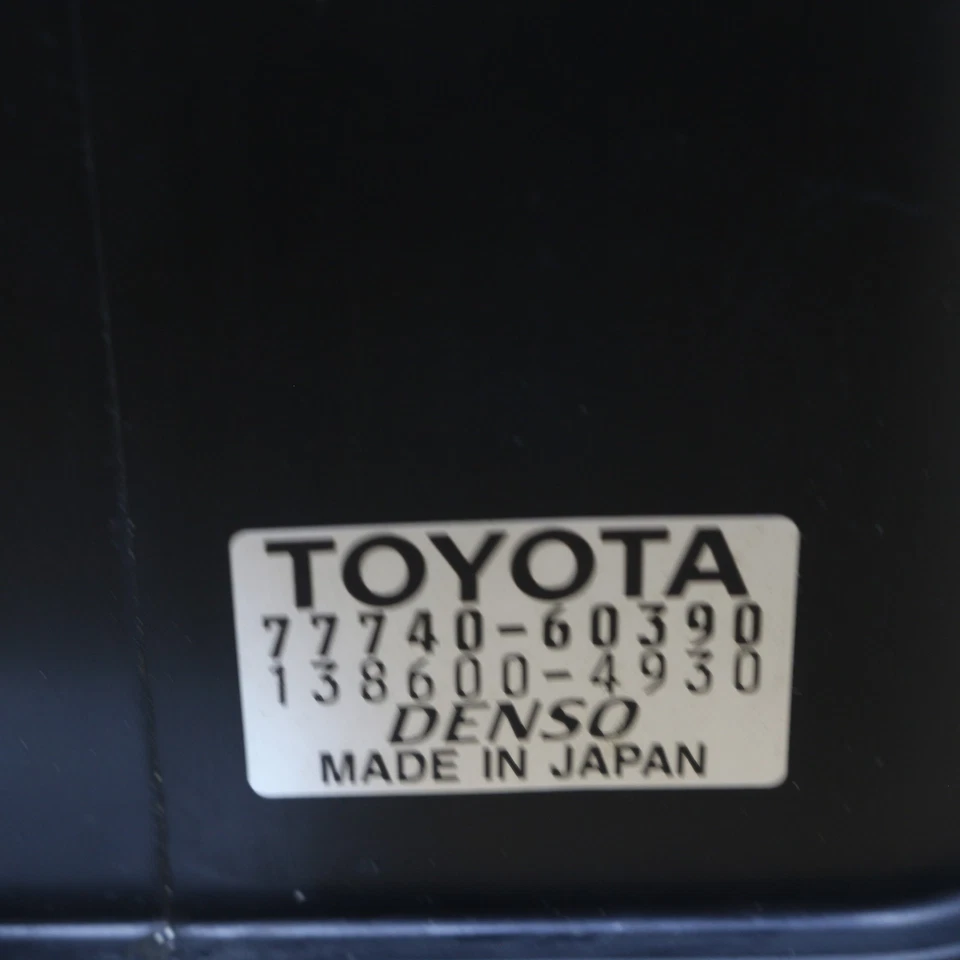 Lexus LX470 Toyota Land Cruiser 98-02 OEM bote de carbón de vapor 77740-60390 Foto 2 de 4