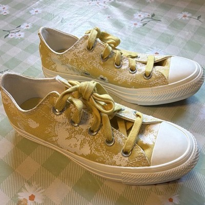 Converse All Star Women s Low Top Yellow/White Sneakers 571403F (great shape)