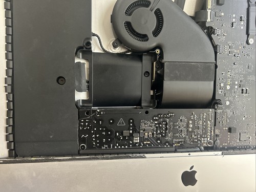 a2116 iMac, NO Screen/Hard Drive. Runs Great, No Mechanical Issues. I3 8gb ram - Picture 4 of 6