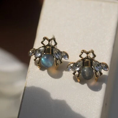 Boucles d'oreilles Clous Doré Petit Insect Abeille Perle labradorite QD4 - Photo 1/4