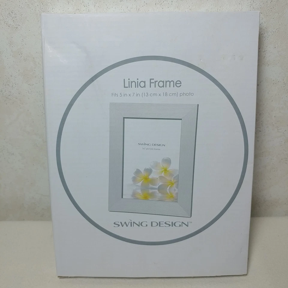 Cuadro fotográfico marco "Linia" madera blanca 5" X 7" diseño columpio color Foto 3 de 3