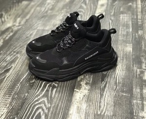 balenciaga triple s black 36