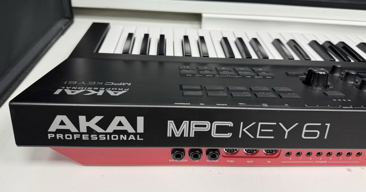 Akai Professional MPC Key 61 Standalone Keyboard Workstation