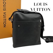 Super Excellent condition Louis Vuitton Taiga Pochette Grigori Shoulder 6006 16