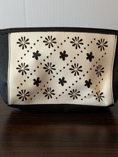 Vera Bradley Flower Wristlet Black And White Signs Of Use PHOTOS