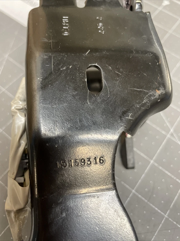 2002 2009 Chevrolet Trailblazer GMC Envoy trava de liberação do atuador de vidro traseiro - Imagem 3 de 4