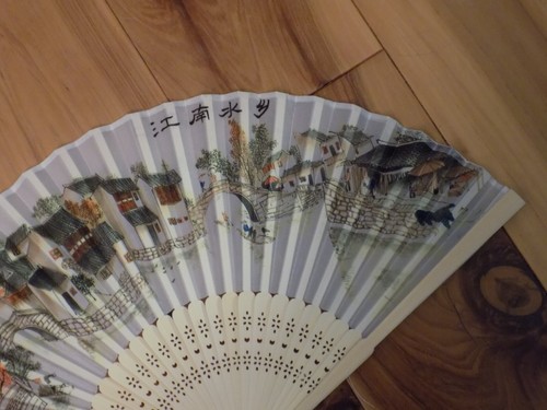 Japanese Art Print Silk Hand Folding Fan Fashion Decor Old Town Lake Scenery - Bild 4 von 4