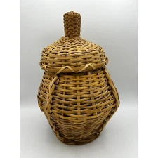 Woven Vintage Wicker Basket with Lid Decorative Storage Container Handmade 9"