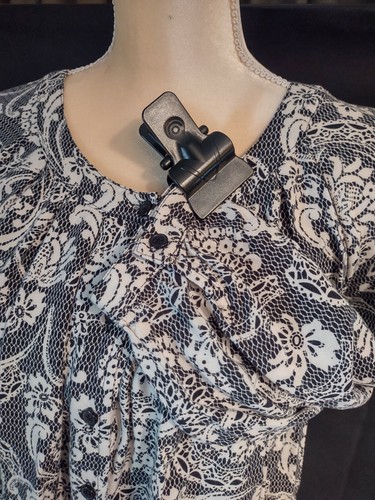 Spense Black White Paisley Knit Round Neck Blouse 3/4 Sleeves Size Small - Picture 3 of 7