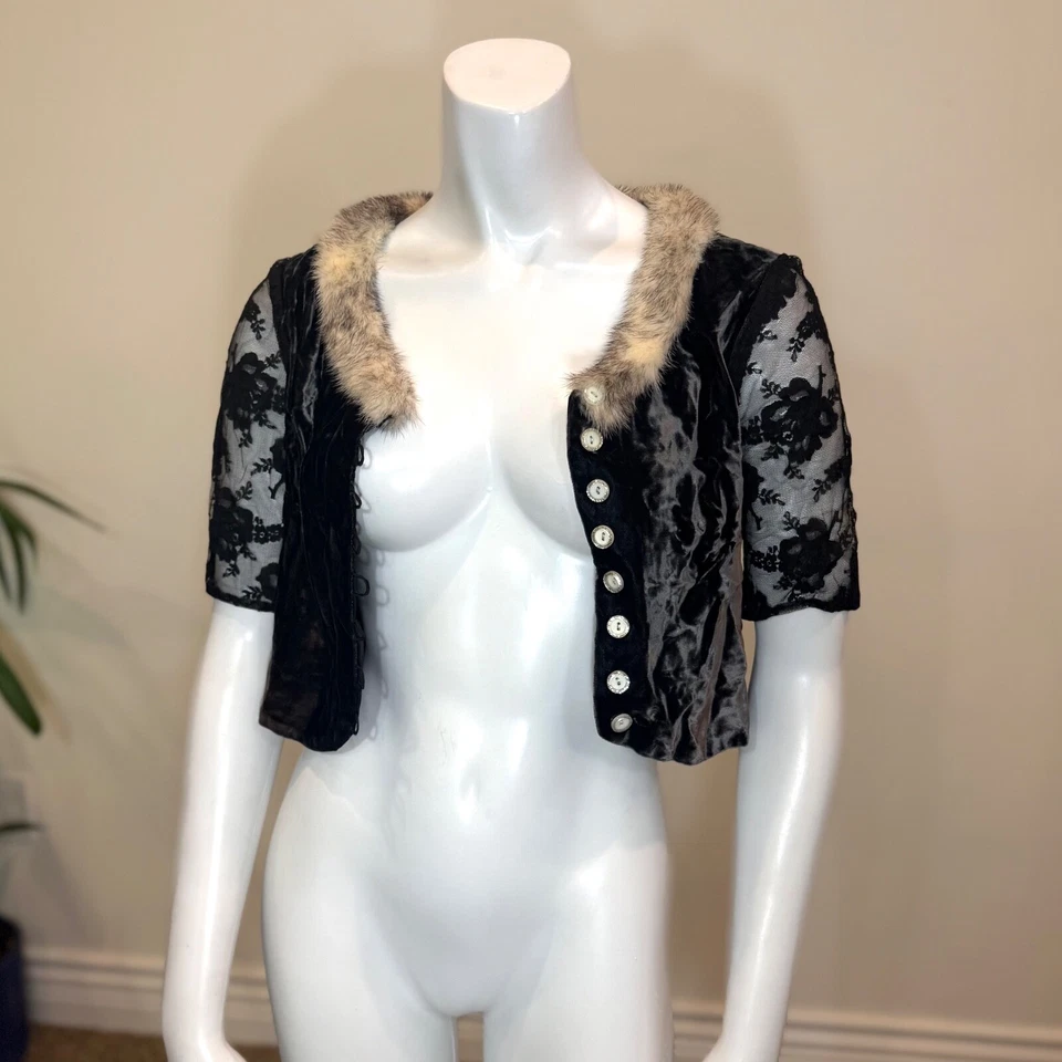 Camisa vintage de los años 50 con ribete de piel de visón terciopelo crop top s mangas de encaje gótico abotonada Foto 2 de 4